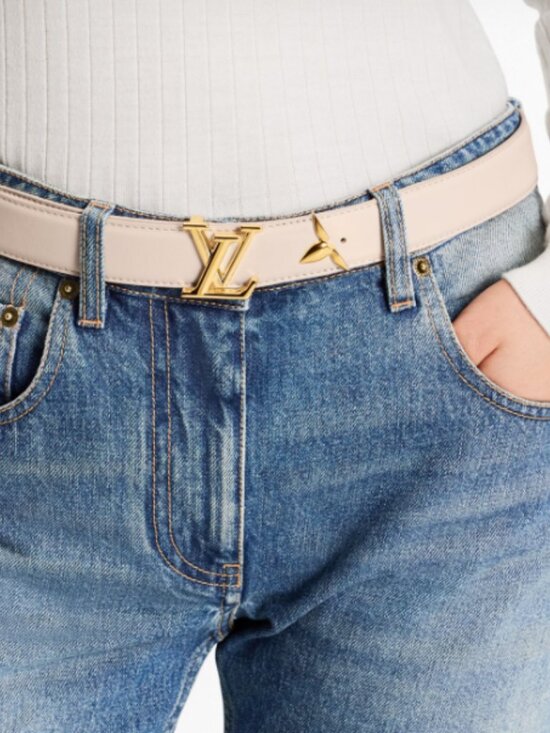 The Pretty LV Reversible Initiales Belt – Monogram / Beige main image 6